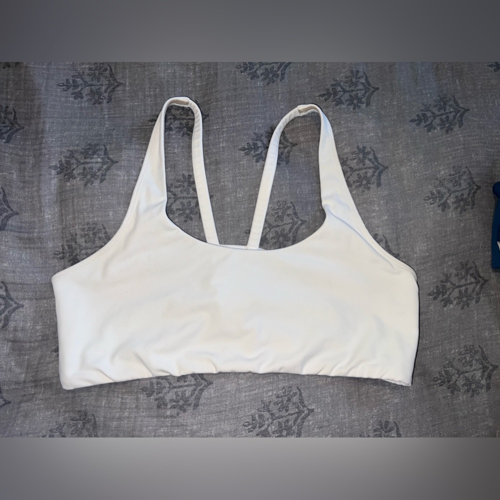 Vuori Yosemite white sports bra worn once